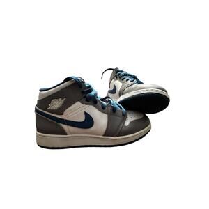EUC Nike Air Jordan 1 Mids in True Blue Cement colorway size 6Y